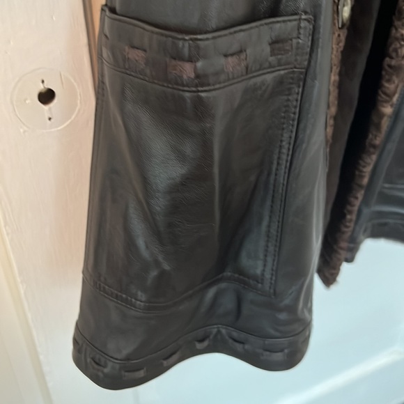 Leakas Furs brown reversible, sheared mink stroller w/ Persian lambskin leather - Picture 3 of 11